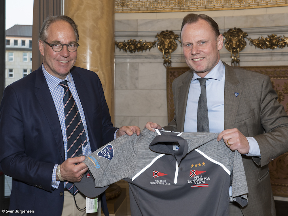 NRV - Überbage NRV Liga Trikot an Senator Grote